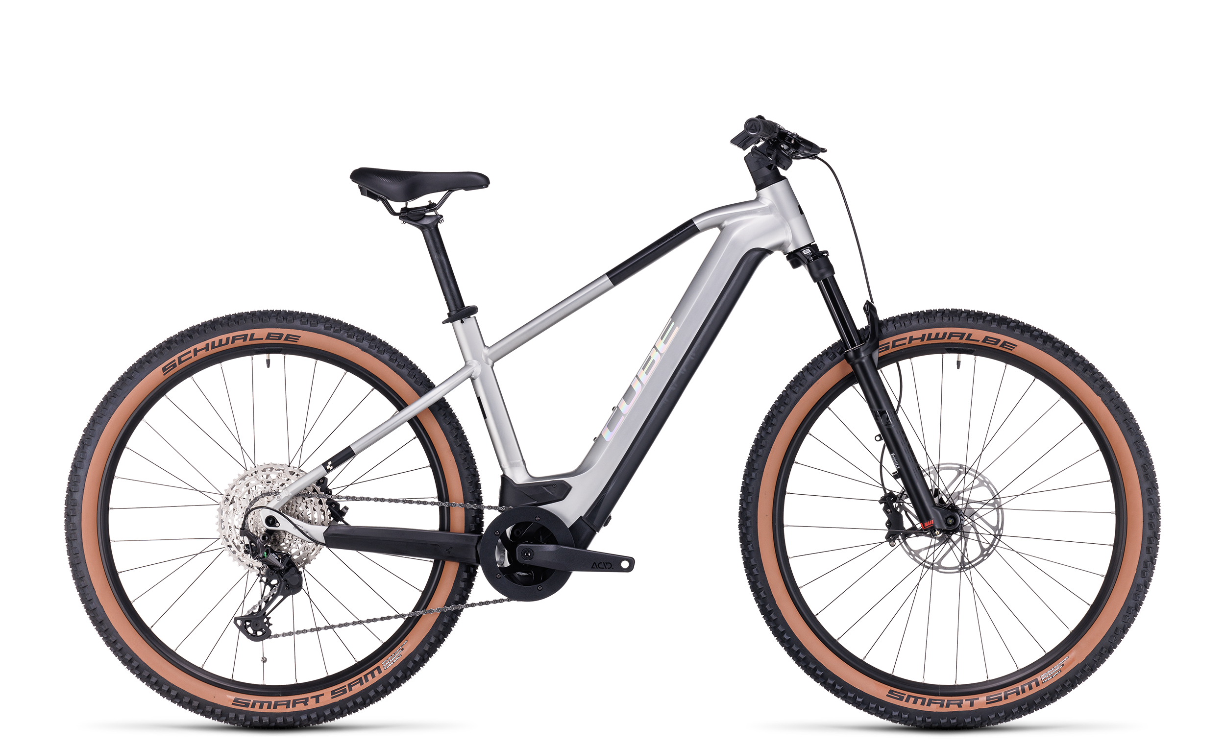 Reaction Hybrid SLX 750